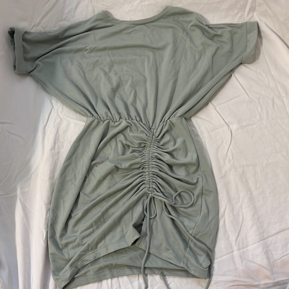 Express t-shirt dress - Picture 3 of 3